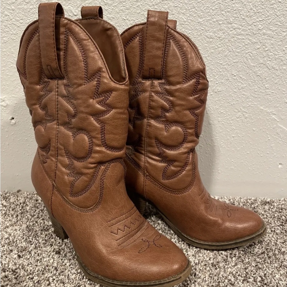 XXI FOREVER 21 - Brown Patterned Heeled Boots - Size 8- Faux Leather NICE